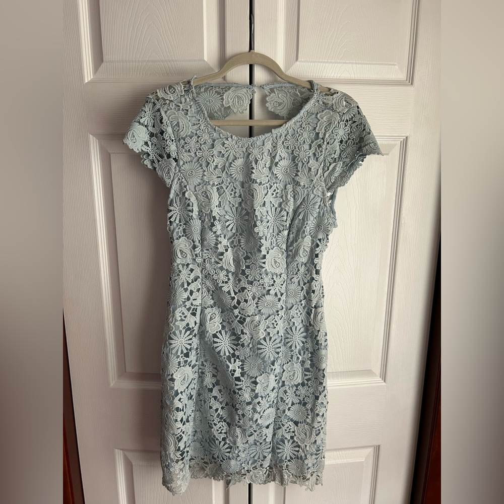 Lulu's Floral Midi Dress in Light Blue